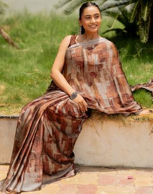 Dusty rust chiffon geometric printed saree with unstitched blouse piece 2