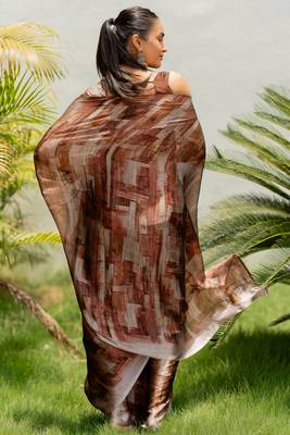 Dusty rust chiffon geometric printed saree with unstitched blouse piece 4