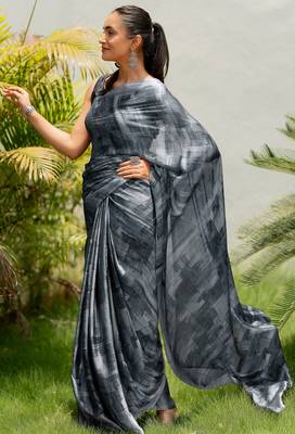 Grey chiffon geometric printed saree with unstitched blouse piece 3