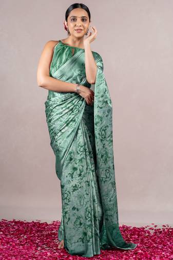 Green chiffon floral print saree with unstitched blouse piece
