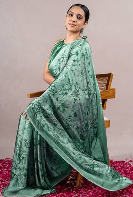 Green chiffon floral print saree with unstitched blouse piece 2