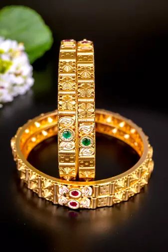 Royal heritage gold bangles