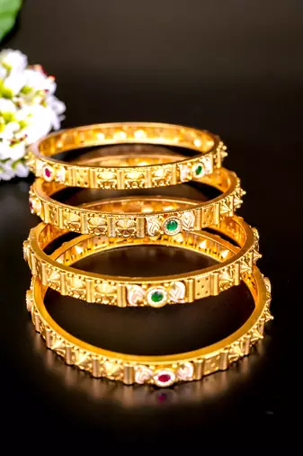 Royal heritage gold bangles