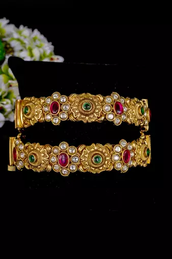 Royal heritage gold bangles