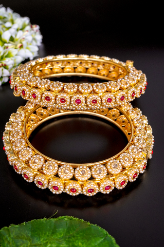 Royal kundan & pearl embellished bangles