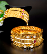 Majestic kundan & pearl antique bangles
