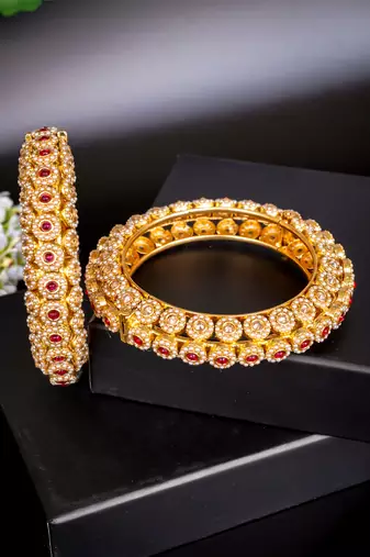 Royal kundan & pearl embellished bangles