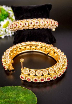 Royal kundan & pearl embellished bangles 5
