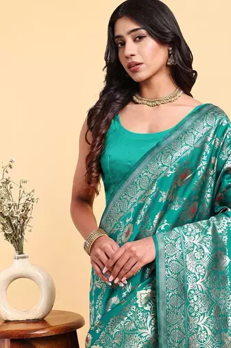 Ocean green jacquard zari woven patola saree with blouse piece