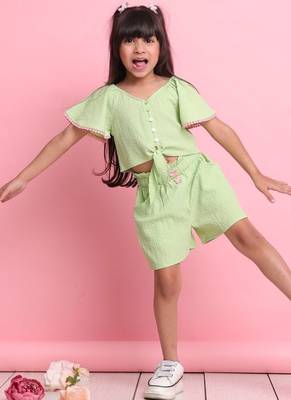 Girls' green co-ord set     front-knot top & high-waisted shorts 2