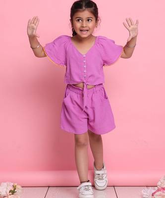 Girls' trendy lilac co-ord set     front-knot top & high-waist shorts 1