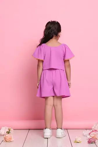Girls' trendy lilac co-ord set     front-knot top & high-waist shorts