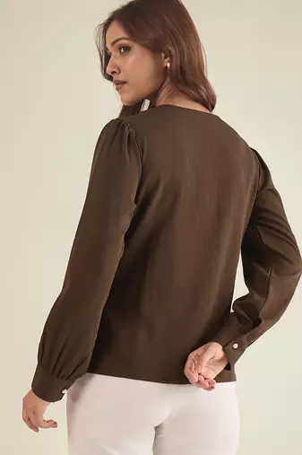 Brown collared shirt with contrast embriodery