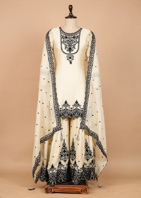 Off white chinon embroidered sequins thread work palazzo set 4
