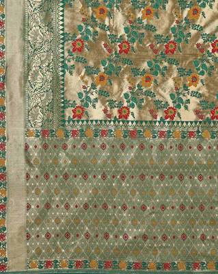 Golden and green zari woven floral pattern saree with blouse piece 7