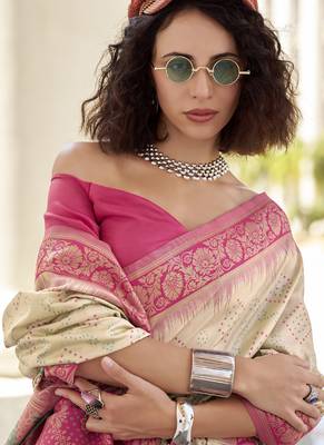 Off-white & pink soft silk bandhani print with weaving beautiful border saree 4