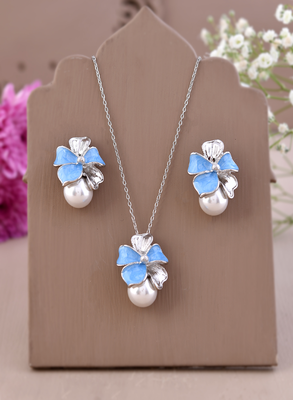 Graceful bloom pearl necklace set gift for rakhi 1