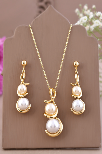 Golden grace pearl jewelry set gift for rakhi