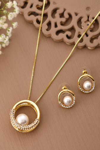 Classic gold & pearl jewelry set gift for rakhi