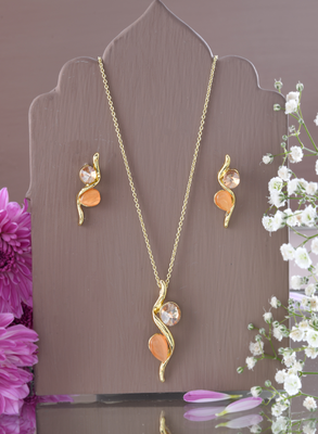 Golden swirl crystal & peach stone jewelry set gift for rakhi 1