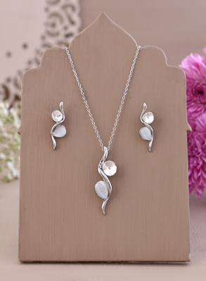 Moonlit elegance silver jewelry set gift for rakhi 1