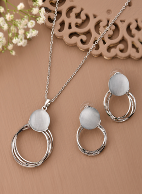 Ethereal glow pendant set gift for rakhi 1