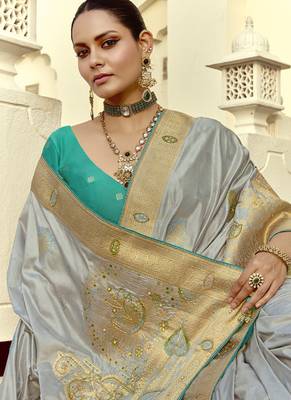 Light gray dola silk heavy zari weaving cut dana work and designer contrast blouse wedding sarees 4