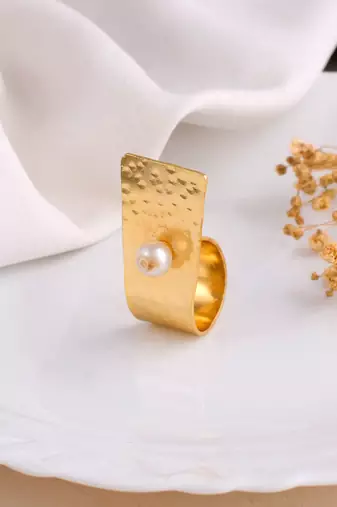 Gold plated finger ring for women