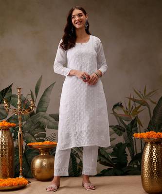 Hand embroidered white kota lucknowi chikankari kurta set with slip 1