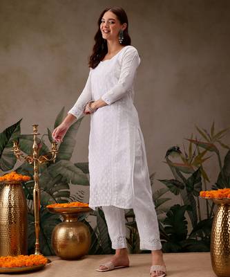Hand embroidered white kota lucknowi chikankari kurta set with slip 4