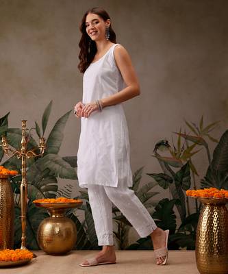 Hand embroidered white kota lucknowi chikankari kurta set with slip 7