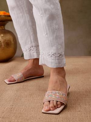 Hand embroidered white kota lucknowi chikankari kurta set with slip 8