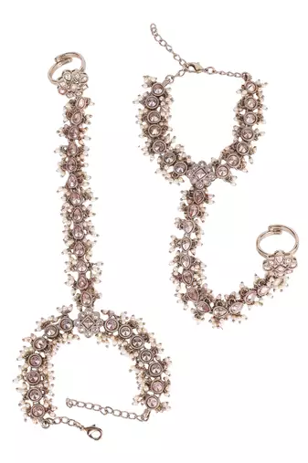 gold plated pearl hathphool set with floral & oval design 