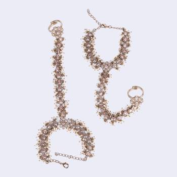 gold plated pearl hathphool set with floral & oval design  3
