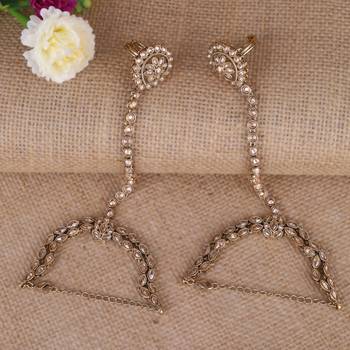 Traditional glamorous flower and oval shape gold plated set of 2 adjustable hathphool(panja) for women 1