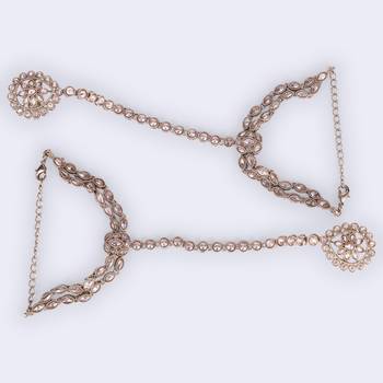 Traditional glamorous flower and oval shape gold plated set of 2 adjustable hathphool(panja) for women 3
