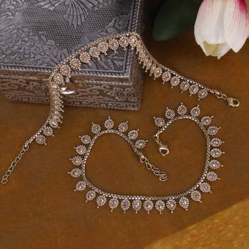 Traditional oval and flower design gold plated set of 2 anklet(payal) for women 1