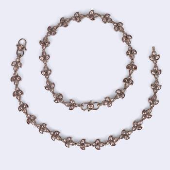 Traditional oval and leaf design gold plated set of 2 anklet(payal) for women 2
