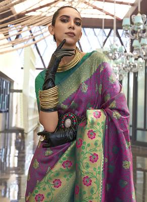 Weaving handloom silk blend saree in green and magenta 2