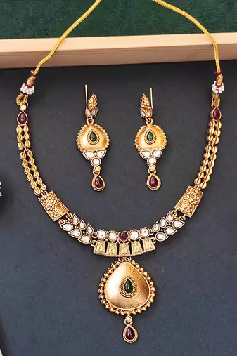Antique finish tear drop pendant necklace with matching earrings