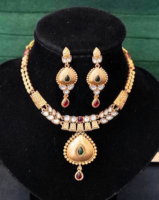 Antique finish tear drop pendant necklace with matching earrings 3
