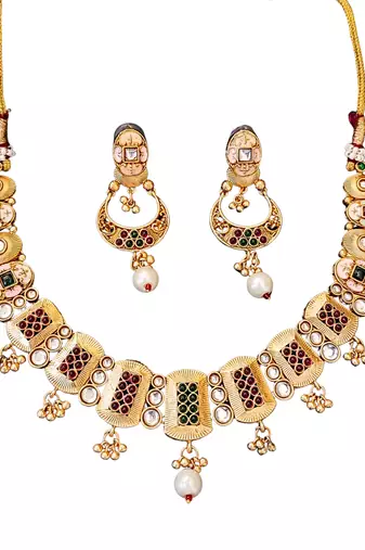 Square cluster gemstone necklace set with pearl and kundan detail