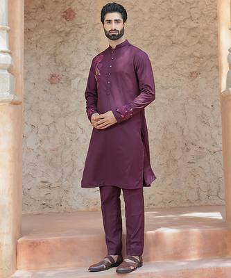 Maroon embroidered cotton kurta 4