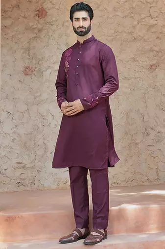 Maroon embroidered cotton kurta