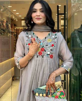 Leafsy women's viscose chinon embroidered grey kurta set with bhagalpuri duppata 4