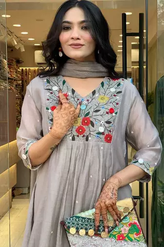 Leafsy women's viscose chinon embroidered grey kurta set with bhagalpuri duppata
