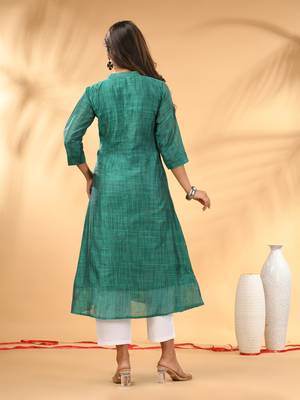 Green textured cotton handloom a-line kurta 3