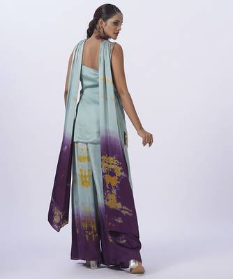 Green satin embroidered kurta set 3