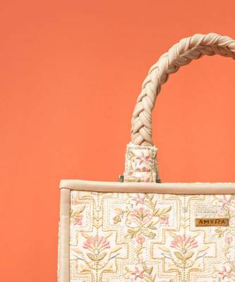 White silk embroidered handbag 3