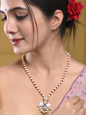 Gold-plated pearl beaded kundan necklace 1